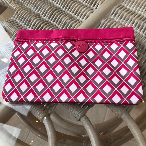 ipsy Handbags - ❤️3 for $15❤️ Ipsy Makeup Bag ipsy Handbags - ❤️3 for $15❤️ Ipsy Makeup Bag